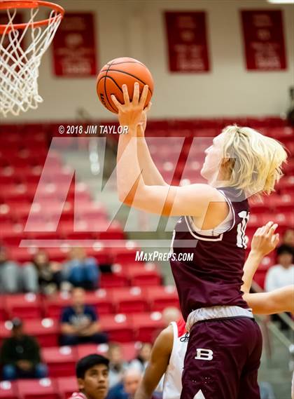 Thumbnail 3 in Mineral Wells vs Bridgeport (Bank of Mineral Wells Mountaineer Classic) photogallery.