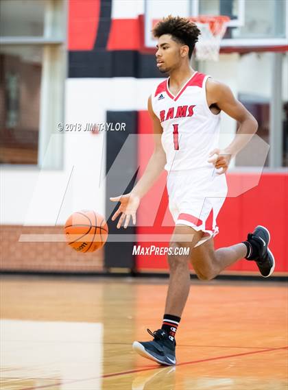 Thumbnail 2 in Mineral Wells vs Bridgeport (Bank of Mineral Wells Mountaineer Classic) photogallery.