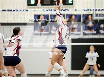Thumbnail 2 in Allen vs Guyer photogallery.