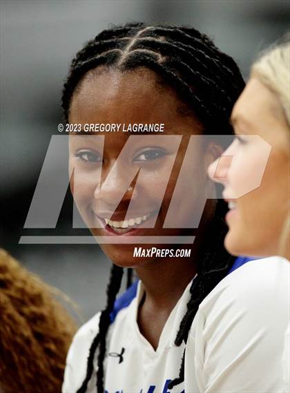 Thumbnail 2 in Allen vs Guyer photogallery.