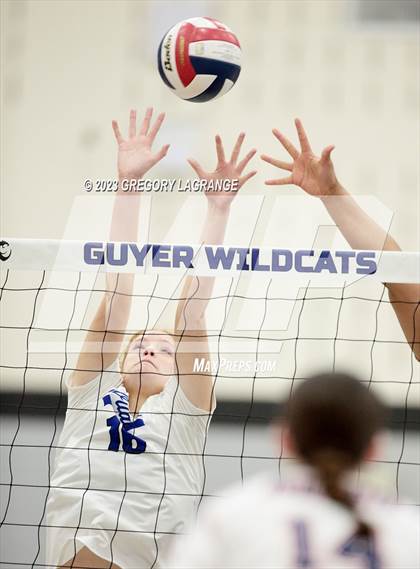 Thumbnail 3 in Allen vs Guyer photogallery.
