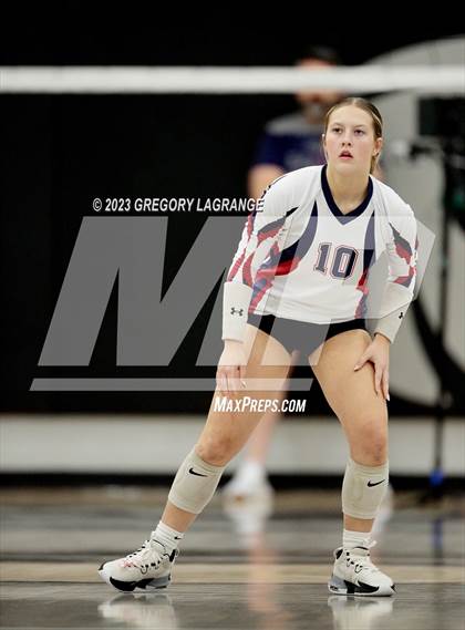 Thumbnail 3 in Allen vs Guyer photogallery.