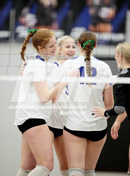Thumbnail 3 in Allen vs Guyer photogallery.