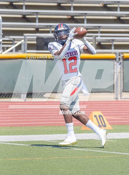 Thumbnail 2 in San Joaquin Memorial vs. Queen Creek (Moorpark Cali Classic) photogallery.