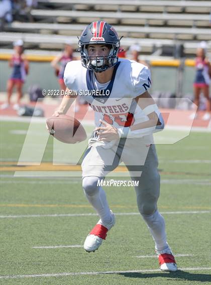 Thumbnail 3 in San Joaquin Memorial vs. Queen Creek (Moorpark Cali Classic) photogallery.