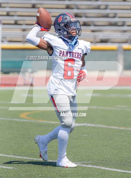 Thumbnail 3 in San Joaquin Memorial vs. Queen Creek (Moorpark Cali Classic) photogallery.