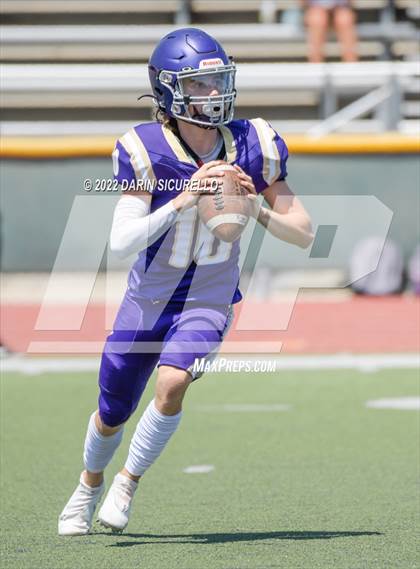 Thumbnail 3 in San Joaquin Memorial vs. Queen Creek (Moorpark Cali Classic) photogallery.
