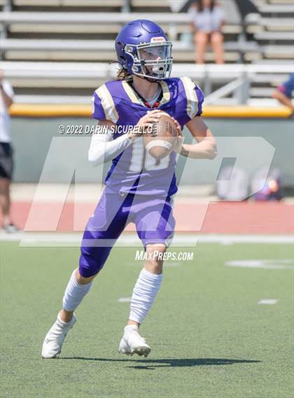 Thumbnail 3 in San Joaquin Memorial vs. Queen Creek (Moorpark Cali Classic) photogallery.
