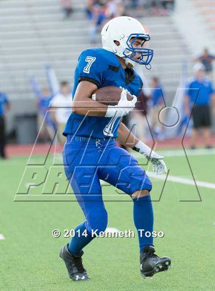 Thumbnail 2 in Central Catholic @ Lanier photogallery.