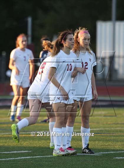 Thumbnail 2 in Northwood vs. Oaks Christian photogallery.