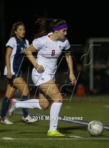 Thumbnail 1 in Northwood vs. Oaks Christian photogallery.