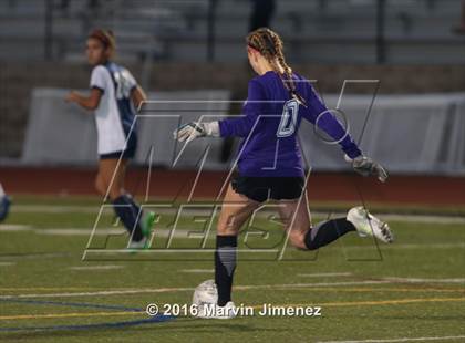 Thumbnail 2 in Northwood vs. Oaks Christian photogallery.