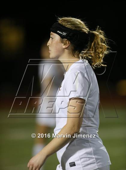 Thumbnail 2 in Northwood vs. Oaks Christian photogallery.