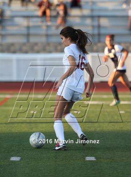 Thumbnail 3 in Northwood vs. Oaks Christian photogallery.