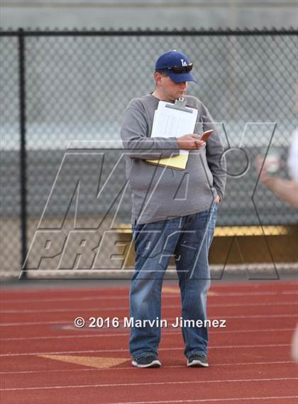 Thumbnail 1 in Northwood vs. Oaks Christian photogallery.