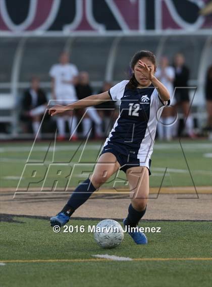 Thumbnail 2 in Northwood vs. Oaks Christian photogallery.
