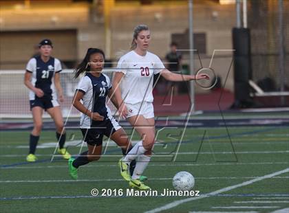 Thumbnail 1 in Northwood vs. Oaks Christian photogallery.
