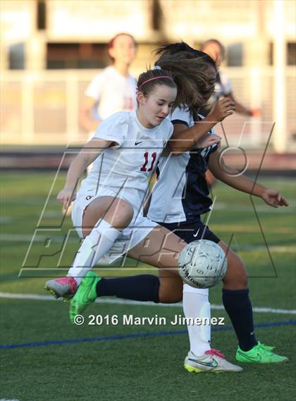 Thumbnail 1 in Northwood vs. Oaks Christian photogallery.