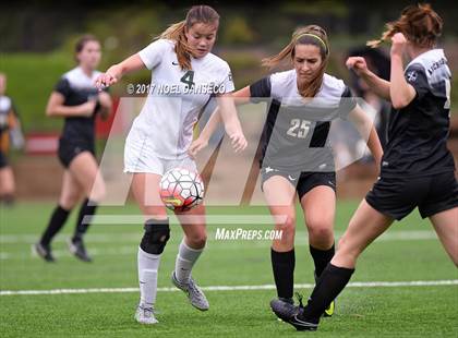 Thumbnail 2 in Sacred Heart Cathedral Preparatory vs. Archbishop Mitty photogallery.