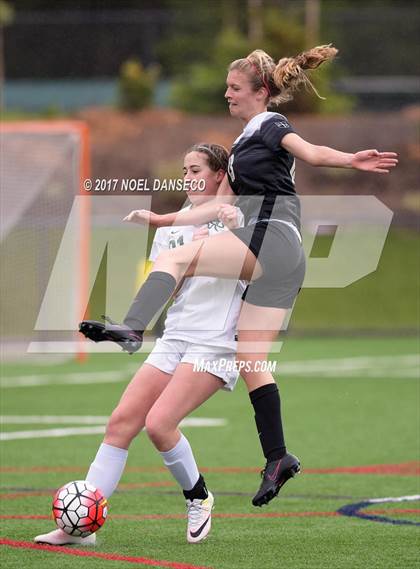 Thumbnail 2 in Sacred Heart Cathedral Preparatory vs. Archbishop Mitty photogallery.