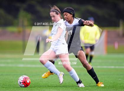 Thumbnail 2 in Sacred Heart Cathedral Preparatory vs. Archbishop Mitty photogallery.