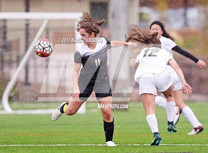 Thumbnail 3 in Sacred Heart Cathedral Preparatory vs. Archbishop Mitty photogallery.