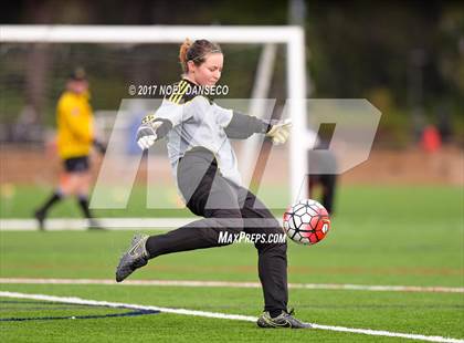 Thumbnail 3 in Sacred Heart Cathedral Preparatory vs. Archbishop Mitty photogallery.
