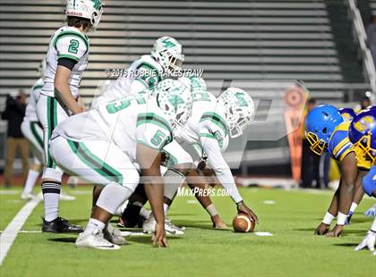 Thumbnail 3 in Lake Worth vs. La Vega (UIL 4A Division 1 Bi-District Playoff) photogallery.