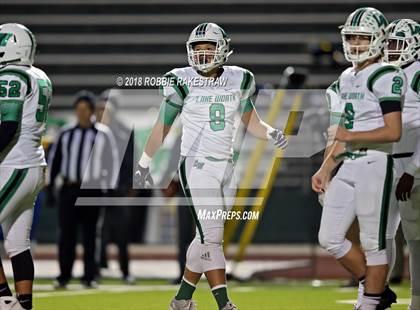Thumbnail 1 in Lake Worth vs. La Vega (UIL 4A Division 1 Bi-District Playoff) photogallery.