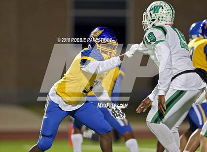 Thumbnail 2 in Lake Worth vs. La Vega (UIL 4A Division 1 Bi-District Playoff) photogallery.