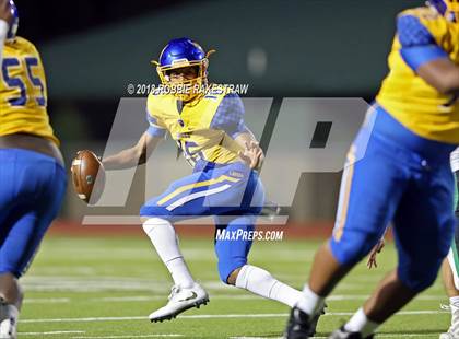 Thumbnail 2 in Lake Worth vs. La Vega (UIL 4A Division 1 Bi-District Playoff) photogallery.