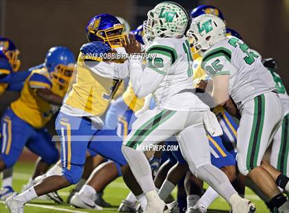 Thumbnail 1 in Lake Worth vs. La Vega (UIL 4A Division 1 Bi-District Playoff) photogallery.