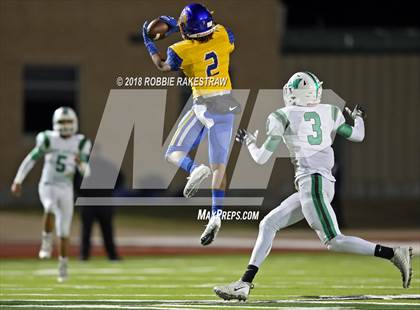 Thumbnail 1 in Lake Worth vs. La Vega (UIL 4A Division 1 Bi-District Playoff) photogallery.