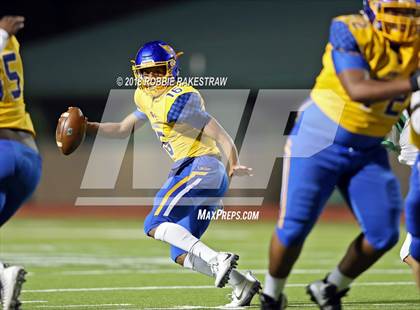 Thumbnail 1 in Lake Worth vs. La Vega (UIL 4A Division 1 Bi-District Playoff) photogallery.