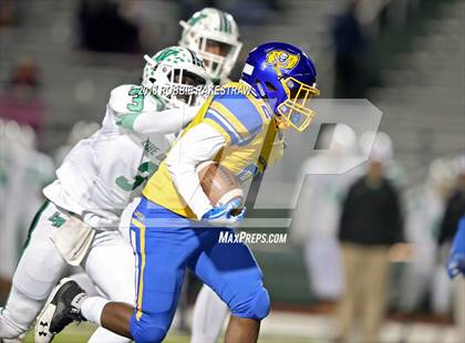 Thumbnail 3 in Lake Worth vs. La Vega (UIL 4A Division 1 Bi-District Playoff) photogallery.
