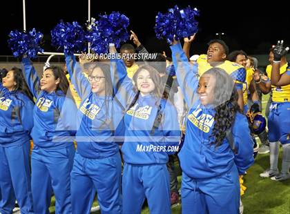Thumbnail 2 in Lake Worth vs. La Vega (UIL 4A Division 1 Bi-District Playoff) photogallery.