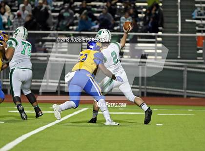 Thumbnail 2 in Lake Worth vs. La Vega (UIL 4A Division 1 Bi-District Playoff) photogallery.