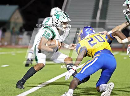 Thumbnail 2 in Lake Worth vs. La Vega (UIL 4A Division 1 Bi-District Playoff) photogallery.