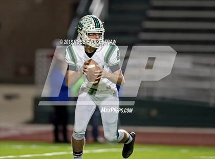 Thumbnail 1 in Lake Worth vs. La Vega (UIL 4A Division 1 Bi-District Playoff) photogallery.