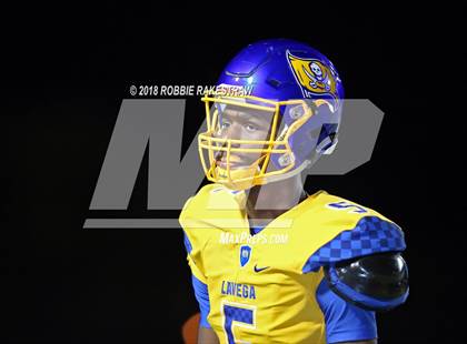 Thumbnail 2 in Lake Worth vs. La Vega (UIL 4A Division 1 Bi-District Playoff) photogallery.
