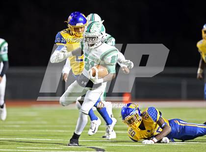 Thumbnail 2 in Lake Worth vs. La Vega (UIL 4A Division 1 Bi-District Playoff) photogallery.
