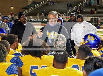 Thumbnail 1 in Lake Worth vs. La Vega (UIL 4A Division 1 Bi-District Playoff) photogallery.