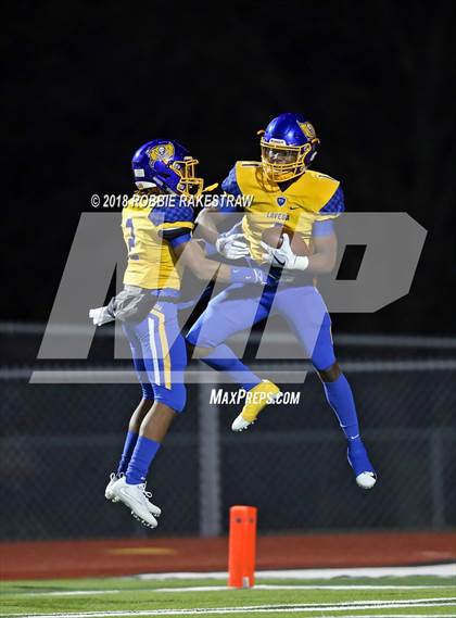 Thumbnail 1 in Lake Worth vs. La Vega (UIL 4A Division 1 Bi-District Playoff) photogallery.