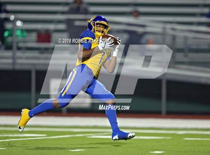 Thumbnail 1 in Lake Worth vs. La Vega (UIL 4A Division 1 Bi-District Playoff) photogallery.