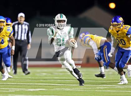Thumbnail 3 in Lake Worth vs. La Vega (UIL 4A Division 1 Bi-District Playoff) photogallery.