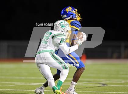 Thumbnail 3 in Lake Worth vs. La Vega (UIL 4A Division 1 Bi-District Playoff) photogallery.