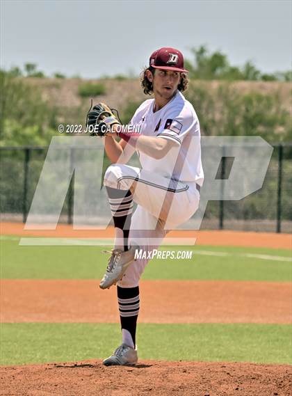 Thumbnail 2 in Rockport-Fulton vs Davenport (UIL 4A Region 4 Area Playoff) photogallery.
