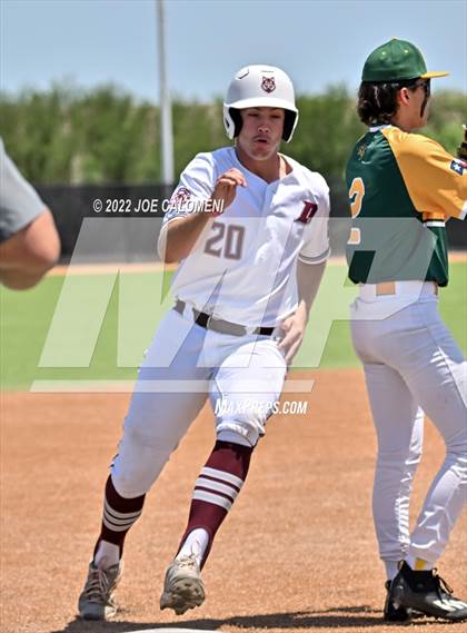 Thumbnail 1 in Rockport-Fulton vs Davenport (UIL 4A Region 4 Area Playoff) photogallery.