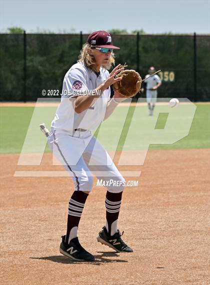 Thumbnail 2 in Rockport-Fulton vs Davenport (UIL 4A Region 4 Area Playoff) photogallery.