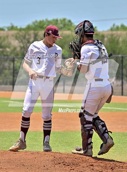 Thumbnail 1 in Rockport-Fulton vs Davenport (UIL 4A Region 4 Area Playoff) photogallery.